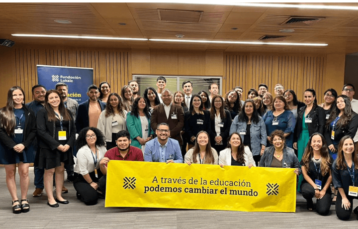 Ceremonia de graduación: más de 170 docentes se certificaron para orientar vocacio...